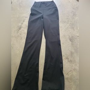 Black 90 degree Flair leggings